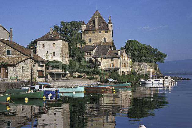 Agence Photographique Libre De Droits Yvoire Le Chateau Lac Leman Haute Savoie Europe Cee Bateau Barque Port Village